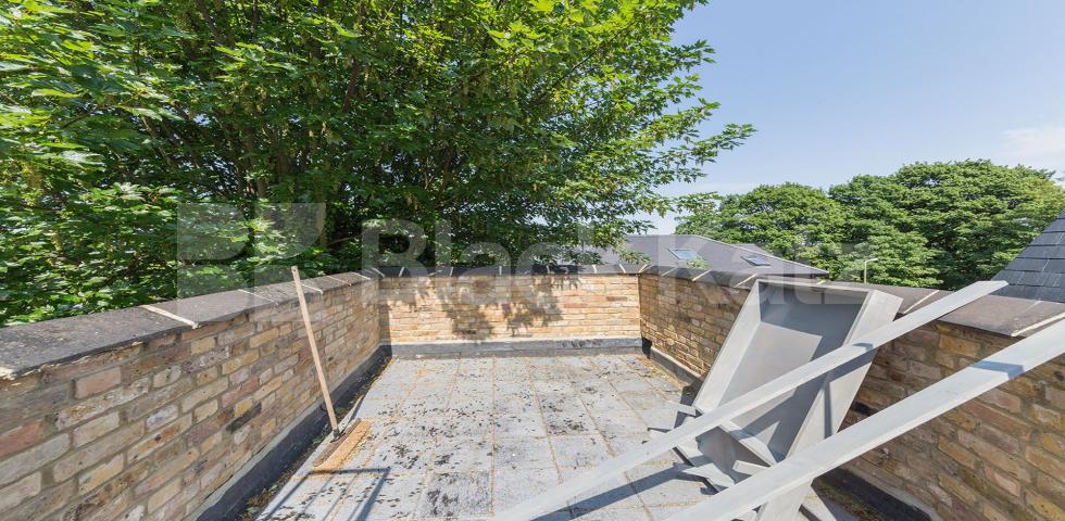 			New Instruction! Private roof terrace!, 2 Bedroom, 1 bath, 1 reception Flat			 Wetherill Road , Muswell Hill